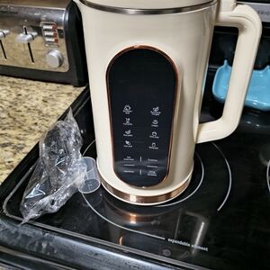 NIB Cream Electric Kettle with Copper Accents : Makes SOY MILK